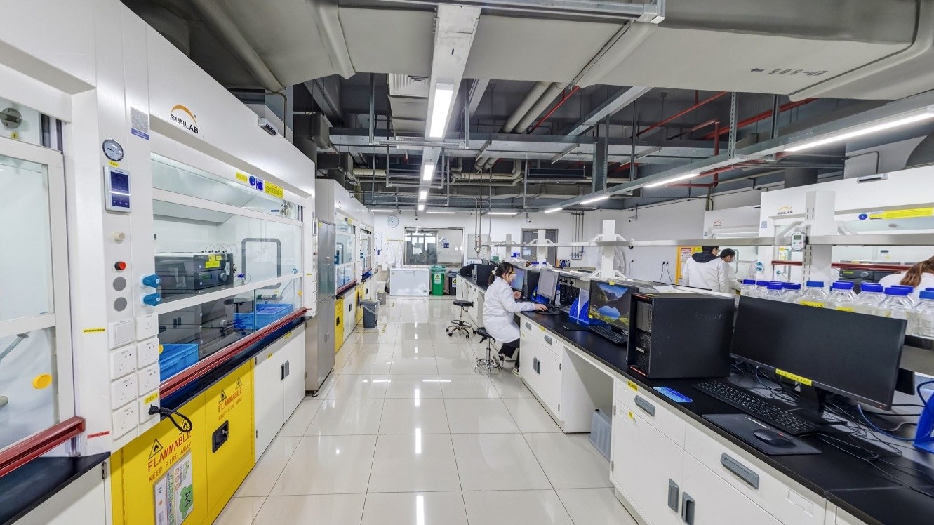 Oligonucleotide laboratory with chromatography equipment