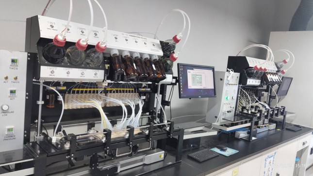 Parallel oligonucleotide synthesis equipment